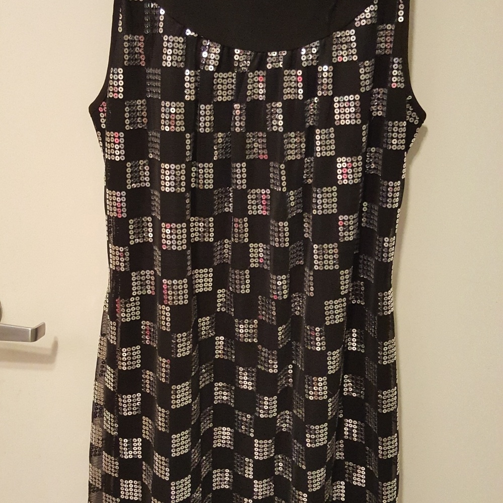 Dress - Picture 2 of 4